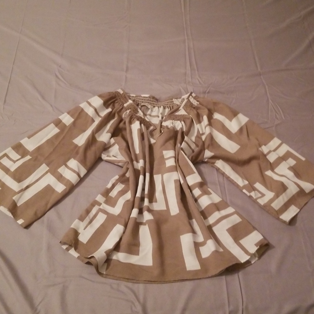 Tan and white Old Navy Top